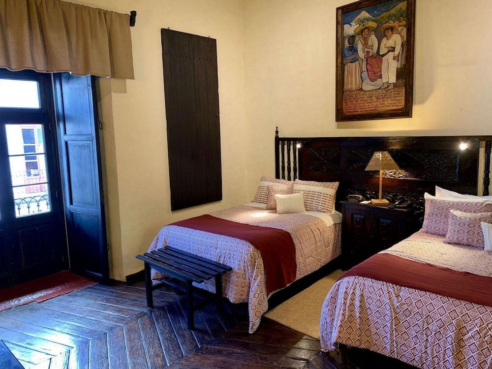 Pátzcuaro Hotel Mansion Iturbe מראה חיצוני תמונה