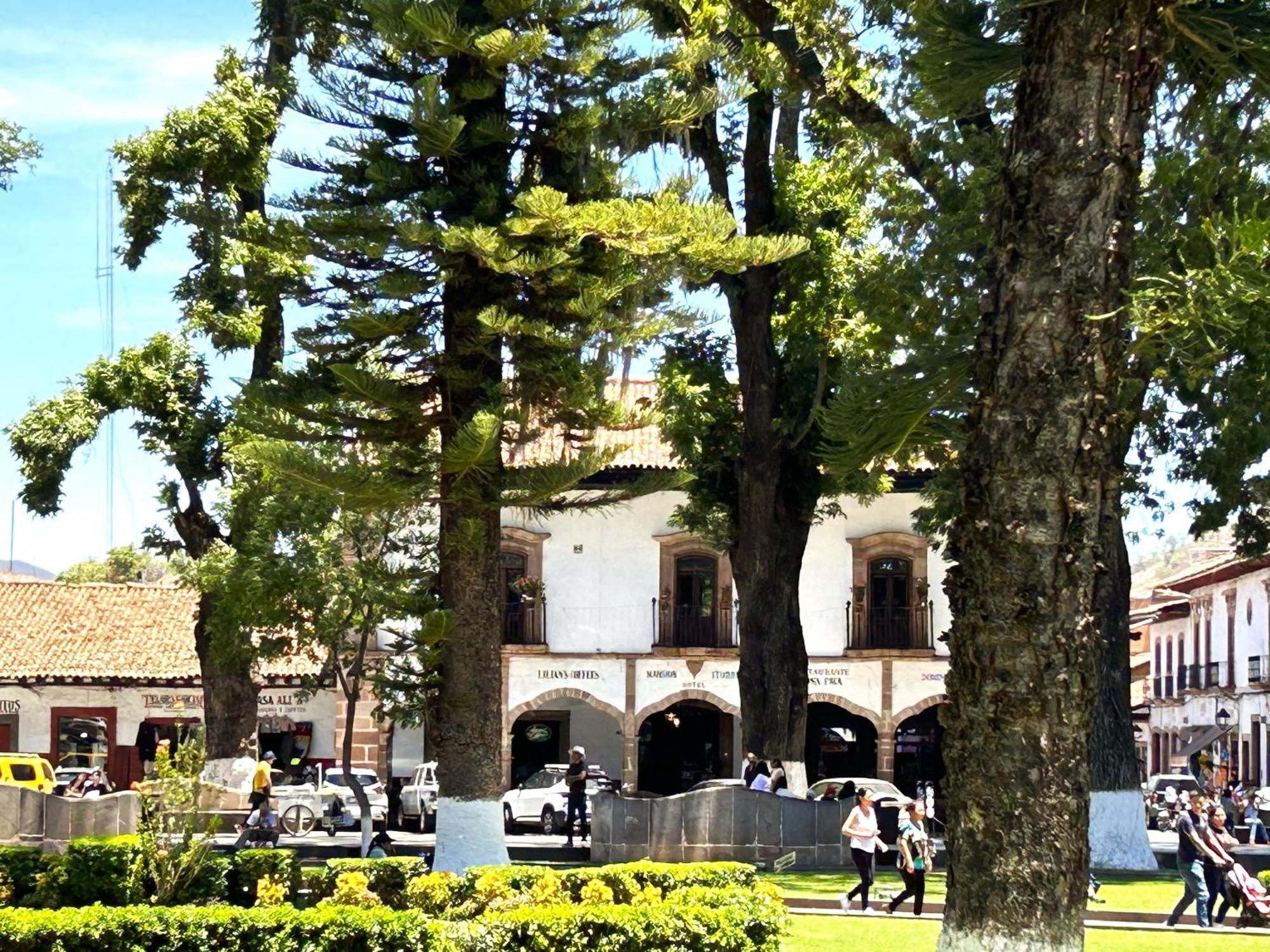 Pátzcuaro Hotel Mansion Iturbe מראה חיצוני תמונה