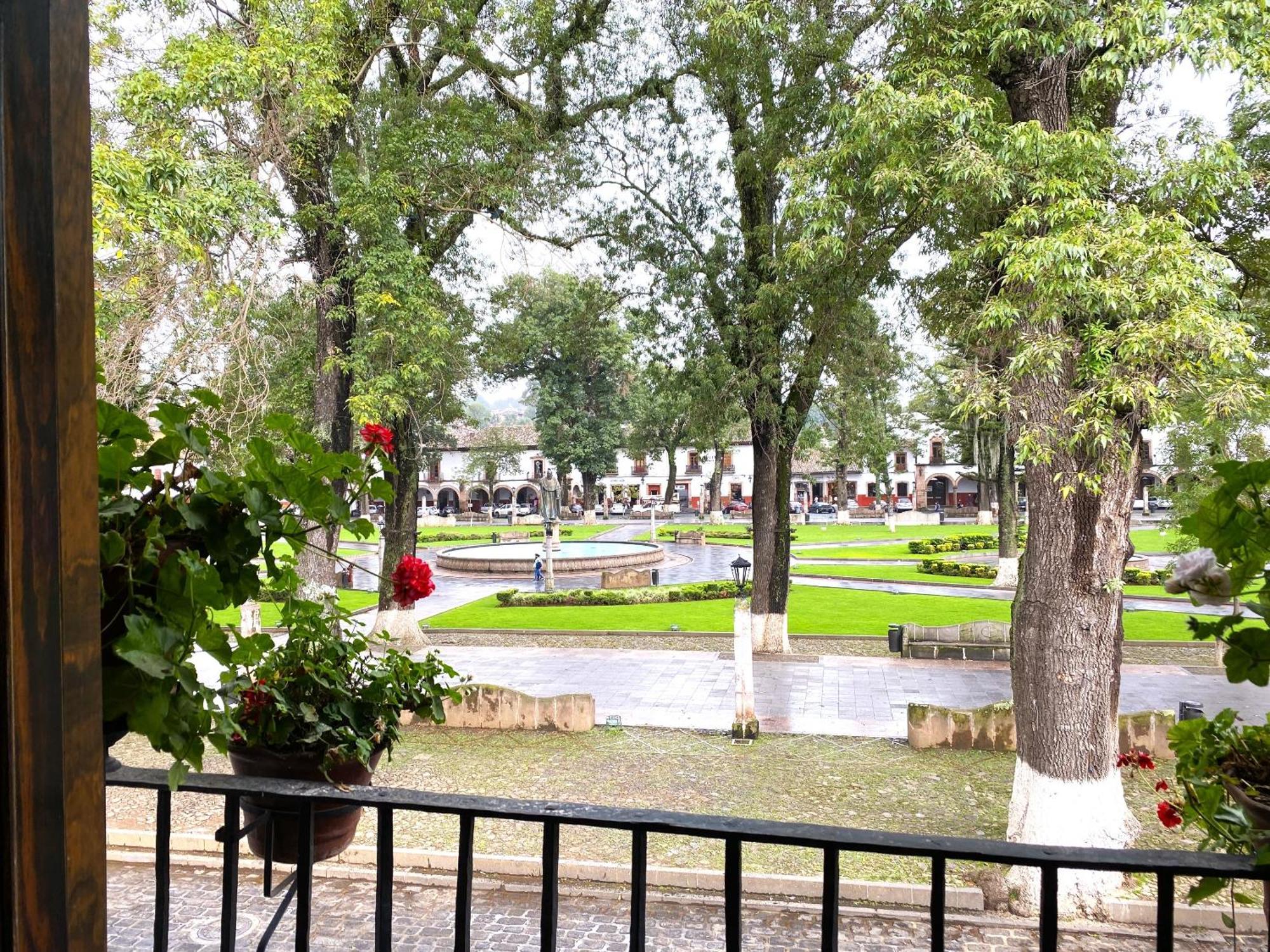 Pátzcuaro Hotel Mansion Iturbe מראה חיצוני תמונה