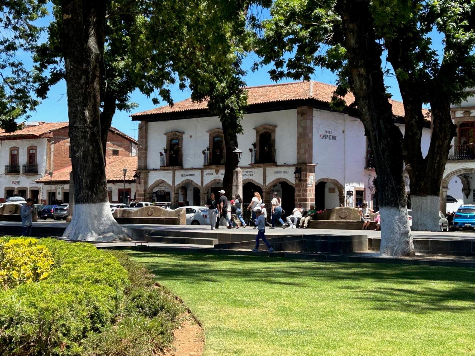 Pátzcuaro Hotel Mansion Iturbe מראה חיצוני תמונה